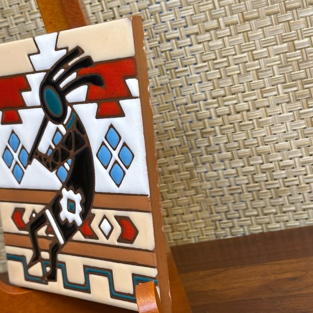 🌟HO🌟VTG 1999 Earthtones Kokopelli Ceramic Art Tile Trivet Southwest Decor 6x6 - Picture 3 of 5